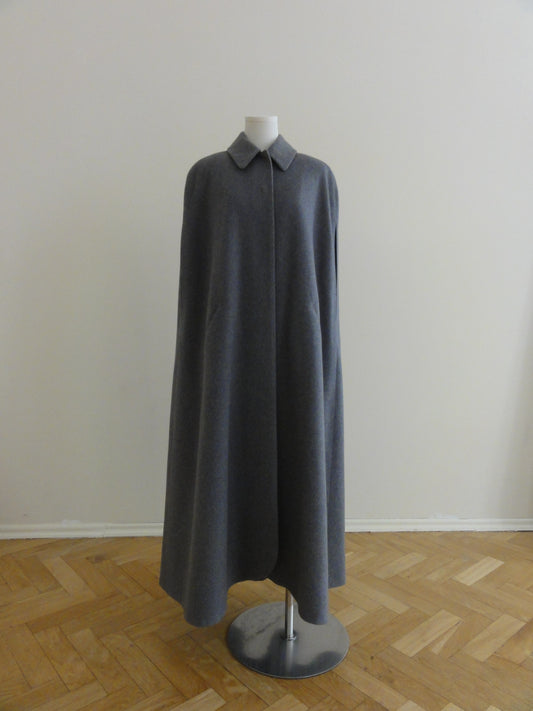 Constancia cashmere cape
