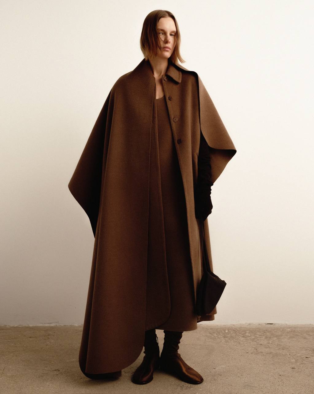 Constancia cashmere cape Pre-order