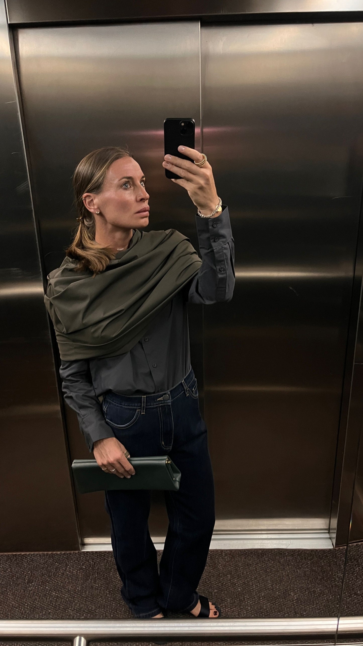 Sen draped cape