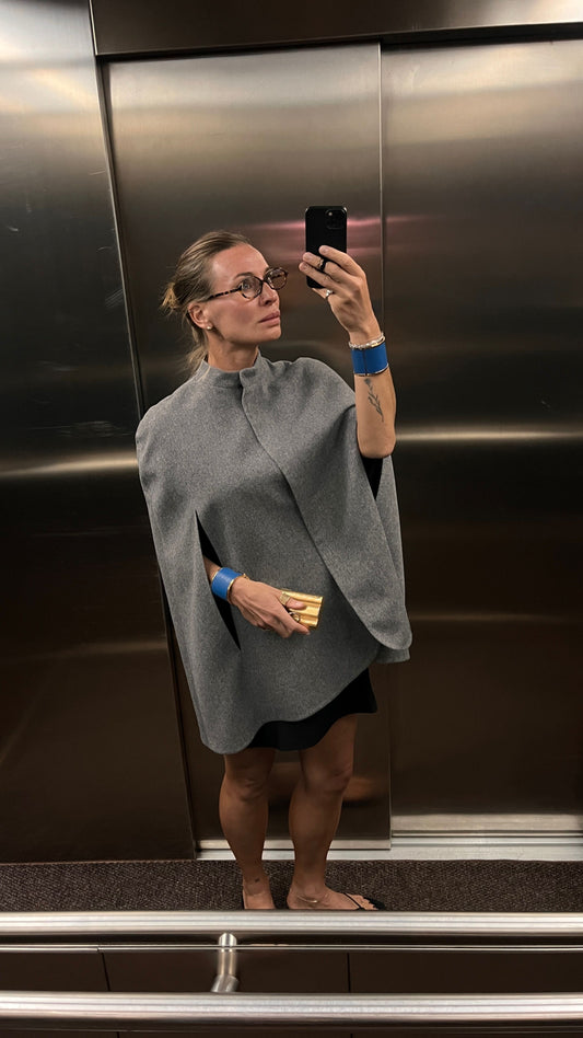 Mika mini cape