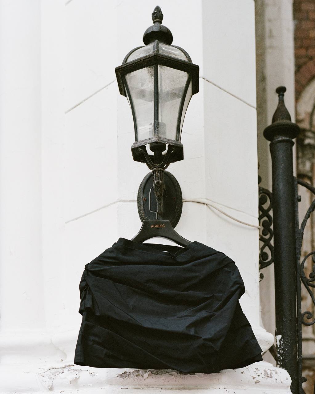 Sen draped cape